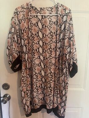 C00023 Snake-Print Open Front Kimono Dress in Brown and Black